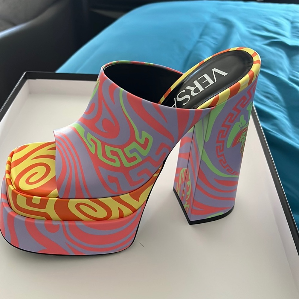Versace music platform pumps